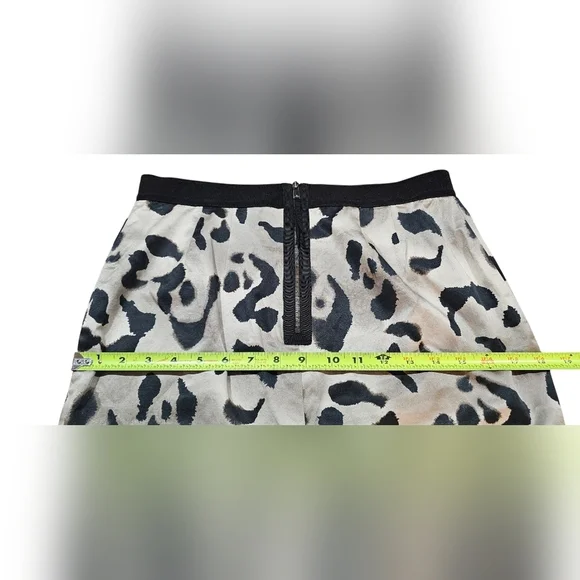 Ann Taylor Petite- Leopard Print Lined Mini Slit Skirt​​​ - Picture 5 of 7
